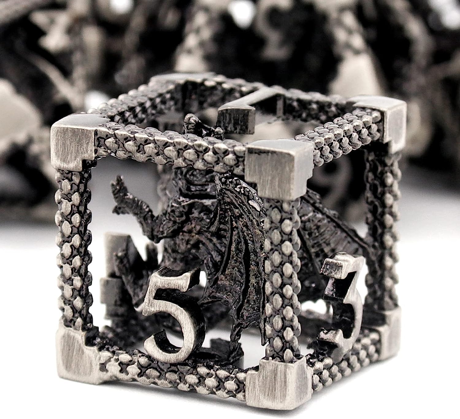 Metálicos - Filigrana con Figura Dragon 3D Cromo | Dados para juegos de rol y mesa en PiedraBruja Chile