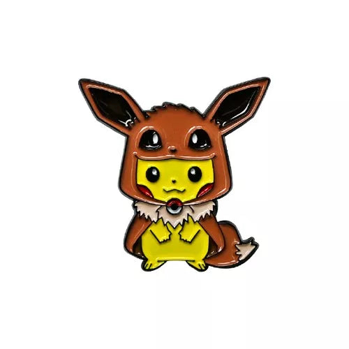 Pin Esmaltado Pikachu Eevee | Coleccionables, figuras y artículos geek en PiedraBruja Chile