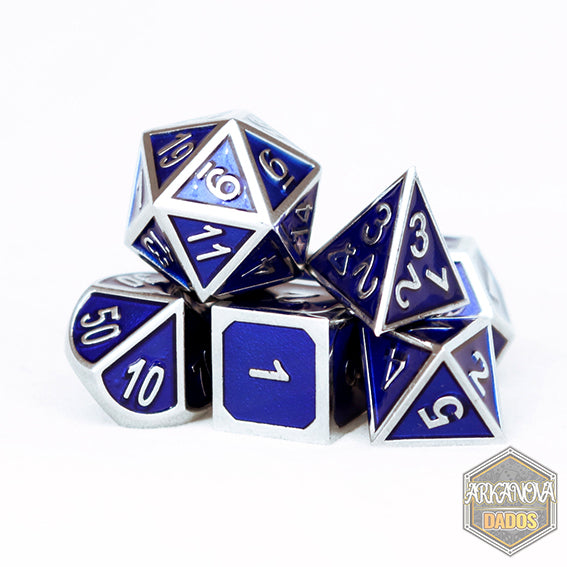 Metálico Esmaltado Azul/Plateado | Dados para juegos de rol y mesa en PiedraBruja Chile