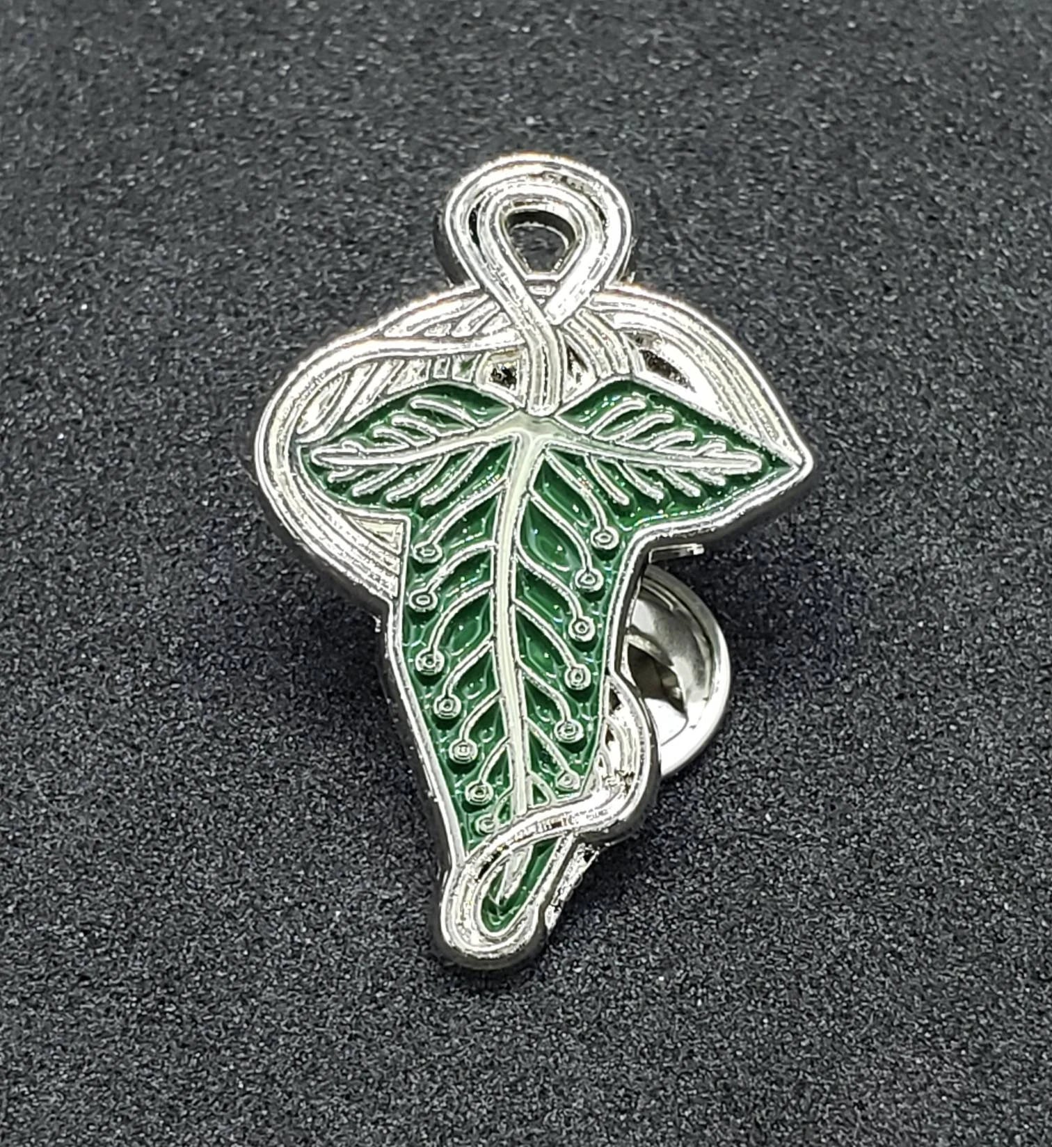 Pin Esmaltado Hoja Lorien | Coleccionables, figuras y artículos geek en PiedraBruja Chile