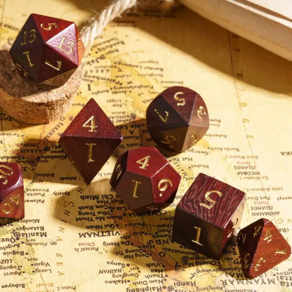 Especial - Madera Brillante | Dados para juegos de rol y mesa en PiedraBruja Chile