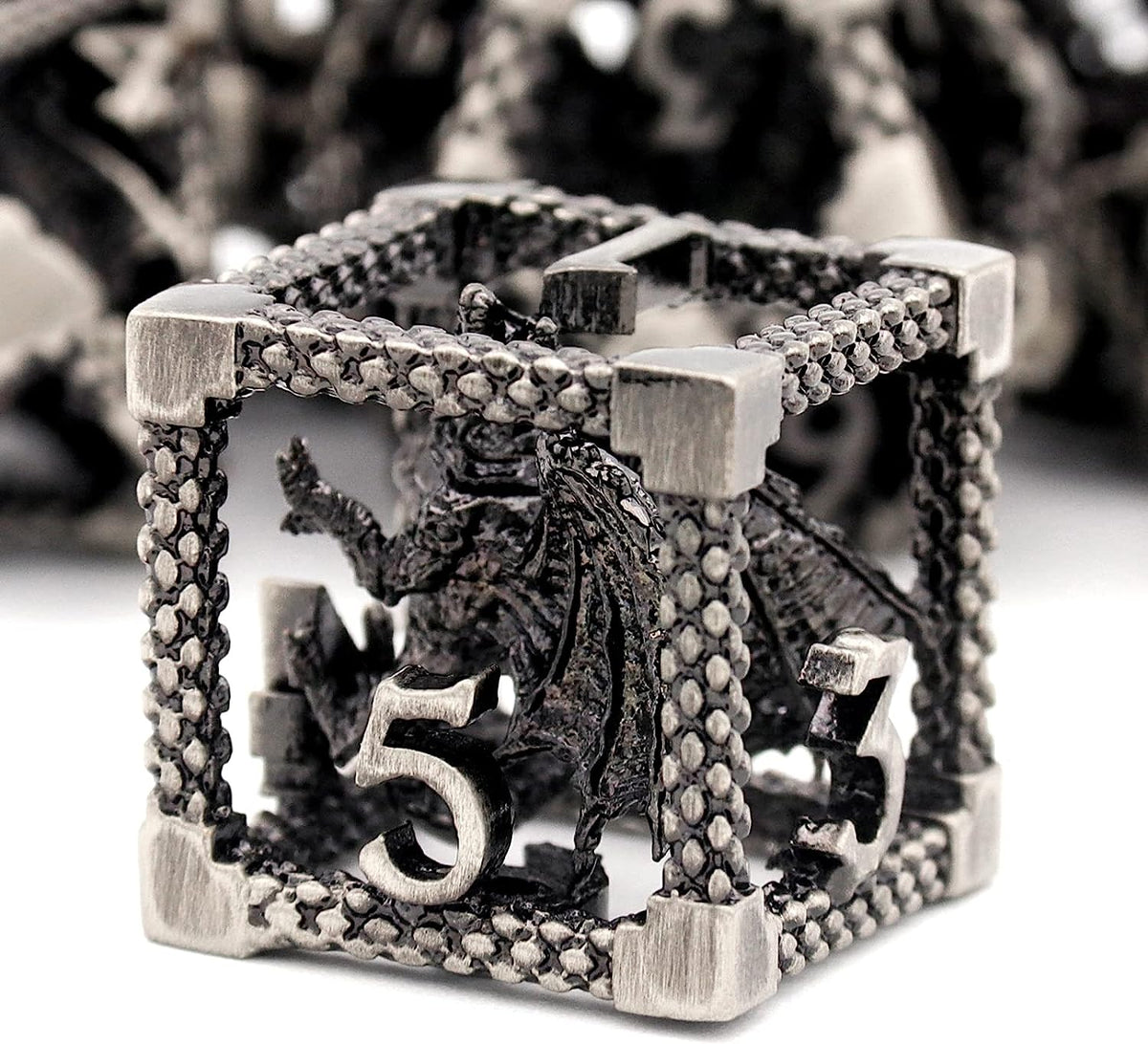 Metálicos - Filigrana con Figura Dragon 3D Cromo | Dados para juegos de rol y mesa en PiedraBruja Chile