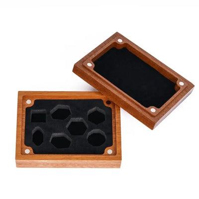 Caja de Madera - Tallada D20 | Dados para juegos de rol y mesa en PiedraBruja Chile