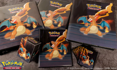 Carpeta 9-Pocket Portfolio Pokémon Scorching Summit | Accesorios Ultra PRO para TCG en PiedraBruja Chile
