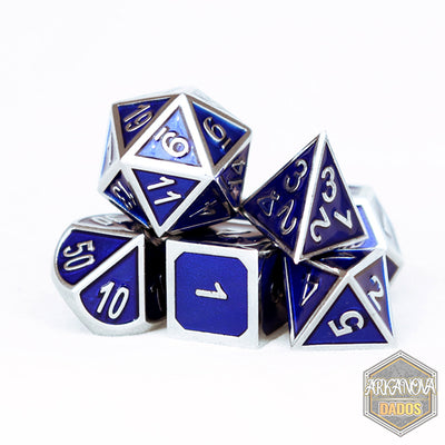 Metálico Esmaltado Azul/Plateado | Dados para juegos de rol y mesa en PiedraBruja Chile