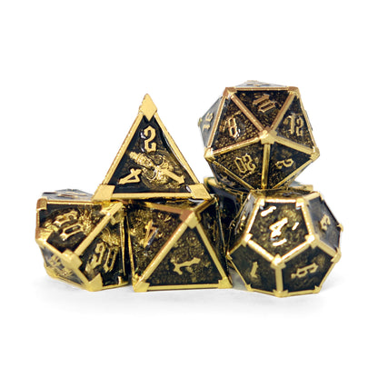 Metálico Dorado Fantasía Negro | Dados para juegos de rol y mesa en PiedraBruja Chile