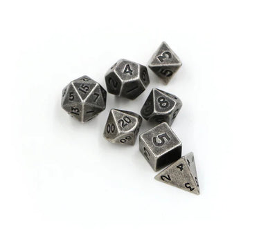 Locket Cthulhu + Mini Dados Metálicos - Acero Negro | Dados para juegos de rol y mesa en PiedraBruja Chile