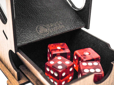 Torre de Dados - Madera y Eco Cuero Negro | Dados para juegos de rol y mesa en PiedraBruja Chile
