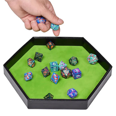 Caja/Bandeja Negra - Hexagonal Doble Fila en Verde | Dados para juegos de rol y mesa en PiedraBruja Chile