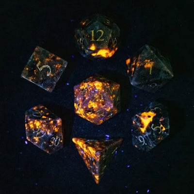 Especial - Piedra Yooperlite Natural | Dados para juegos de rol y mesa en PiedraBruja Chile