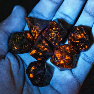 Especial - Piedra Yooperlite Natural | Dados para juegos de rol y mesa en PiedraBruja Chile