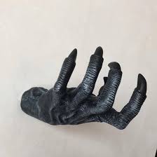Mano Aterradora de Vecna | Coleccionables, figuras y artículos geek en PiedraBruja Chile