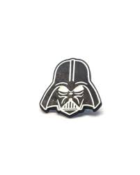 Pin Esmaltado Casco Vader | Coleccionables, figuras y artículos geek en PiedraBruja Chile