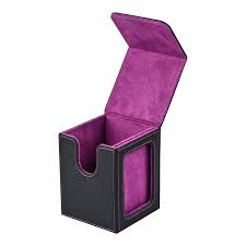 Portamazo Exhibidor Negro/Morado 100+ | Accesorios para juegos de cartas coleccionables en PiedraBruja Chile