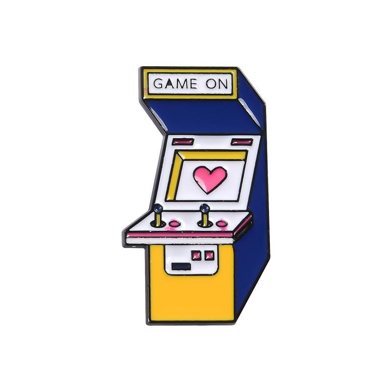 Pin Esmaltado Arcade | Coleccionables, figuras y artículos geek en PiedraBruja Chile